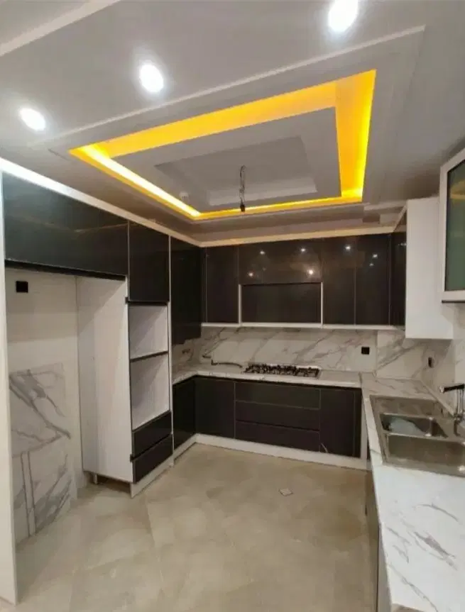 تاپ لوکیشن لاکانی _۹۴ متر _سند_پارکینگ _ طبقه دو