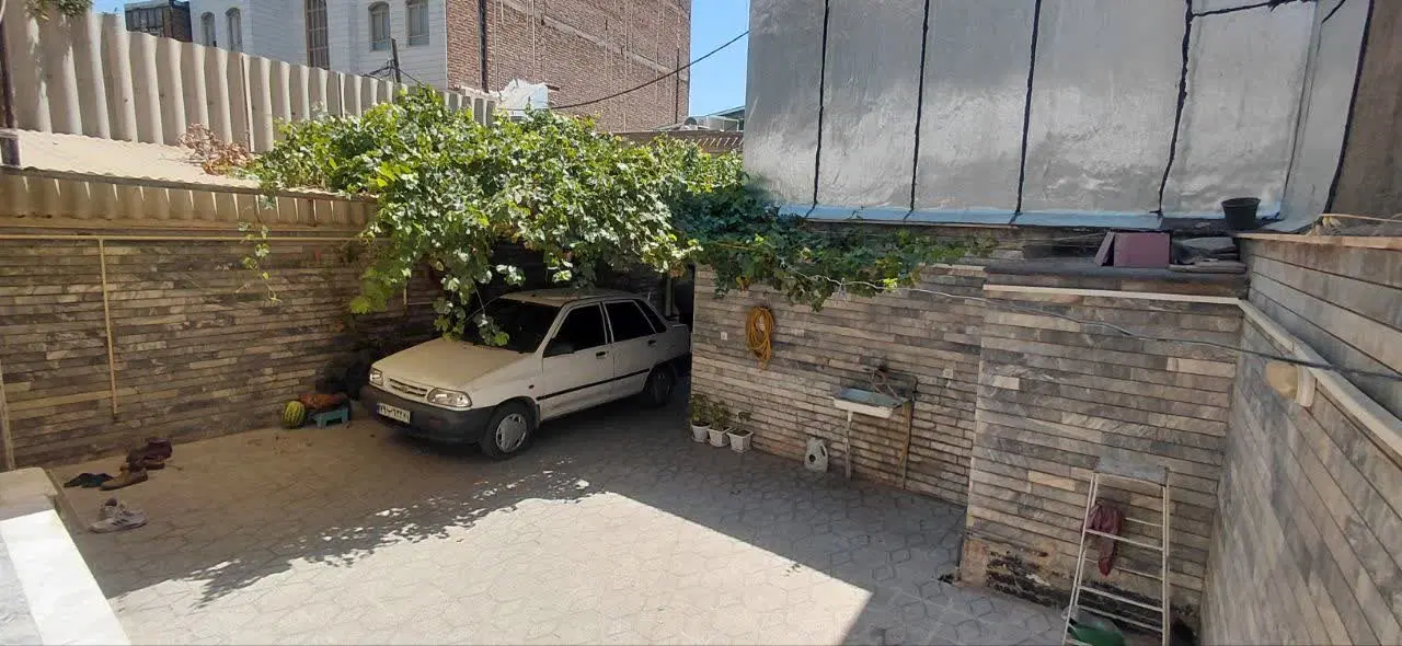 ویلایی۳خواب و سوئیت مهمان( میدان صفا)