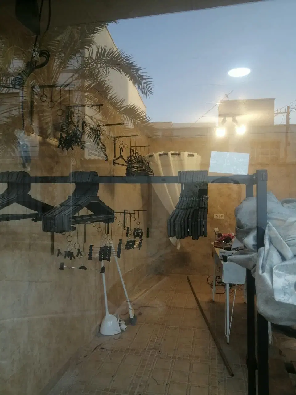 مغازه سنگی