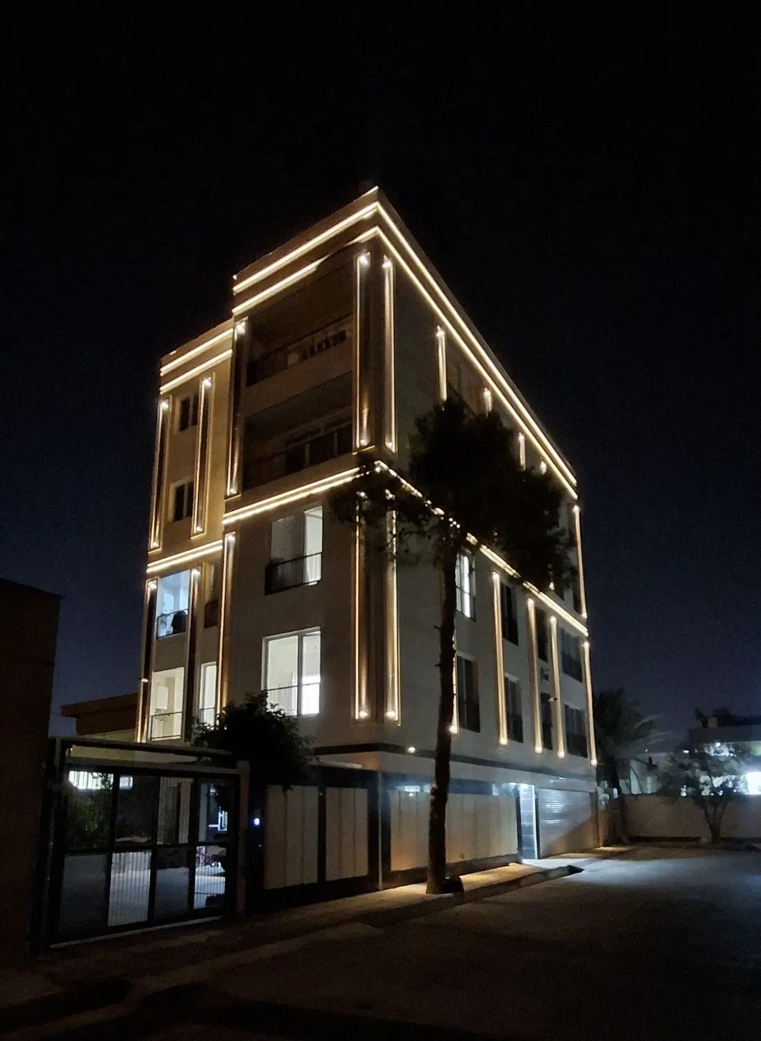 فروش آپارتمان خام۱۶۵ متر تک واحدی