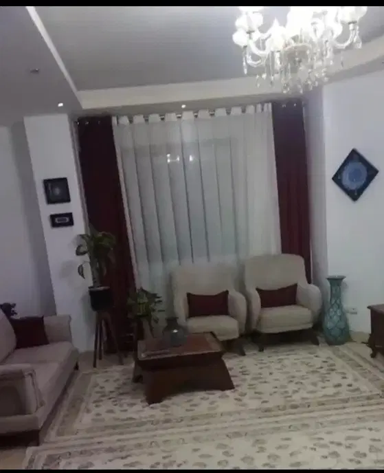 هم خونه خانم میپذیرم