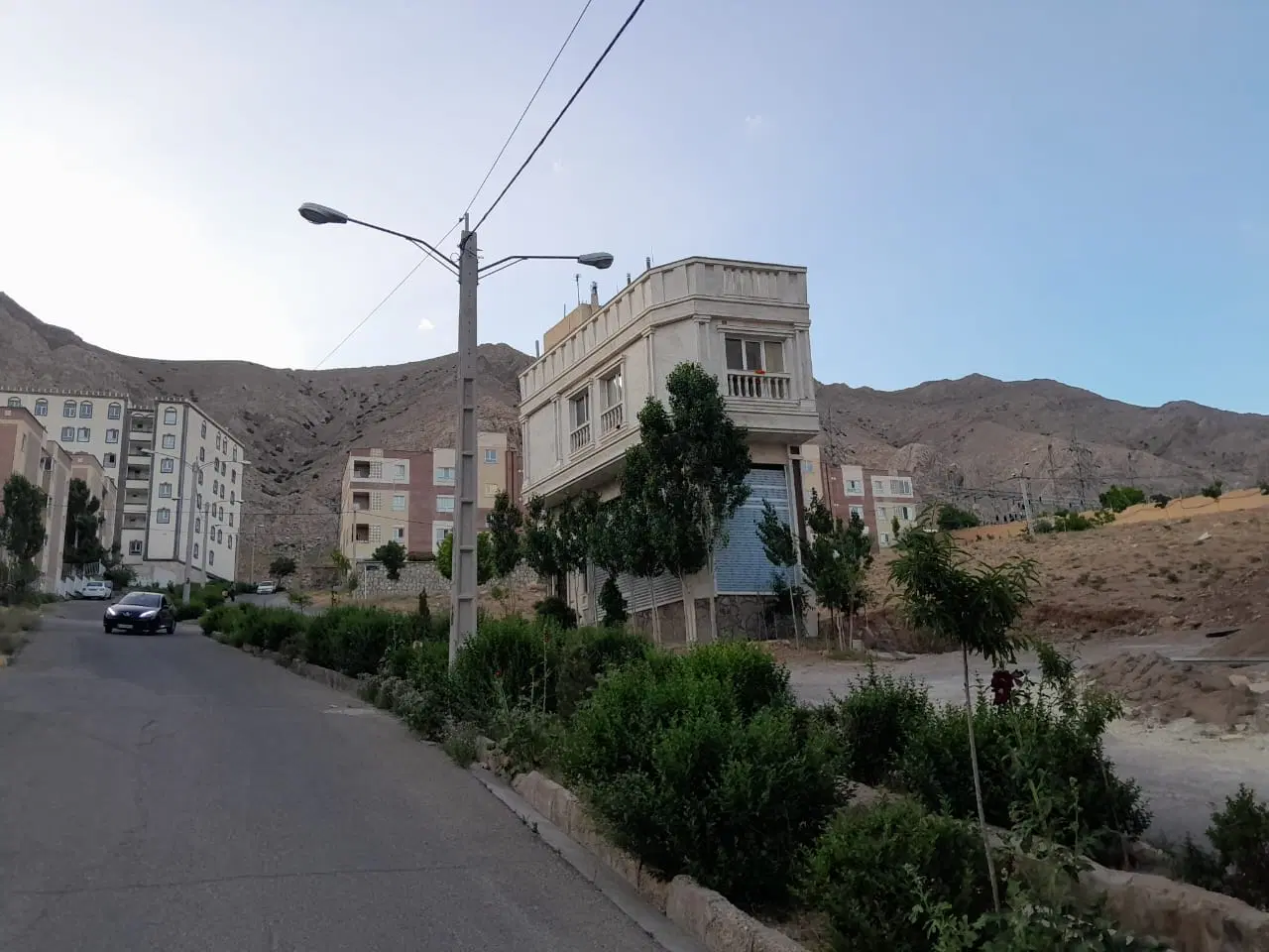 ویلایی ۳۰۰متر جنوبی بلوارمصطفی