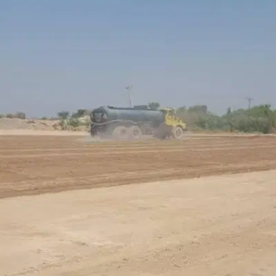 زمین در خرمن خاک