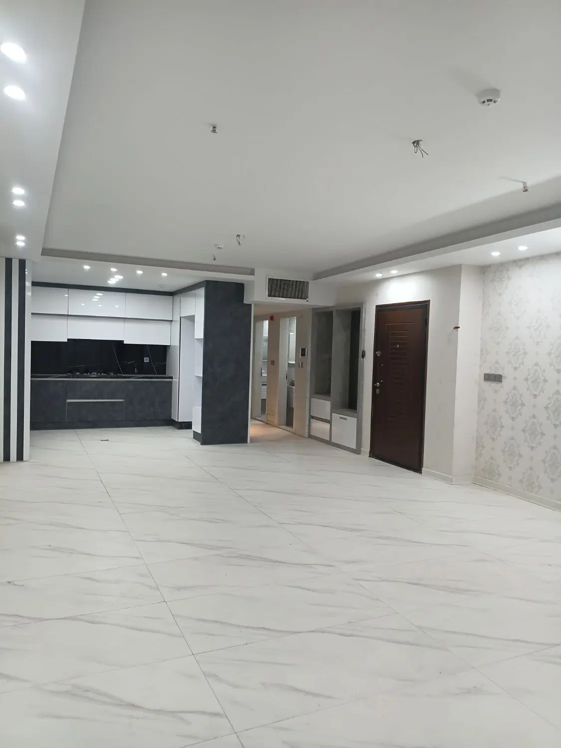 آپارتمان دوطرف نور۱۲۰مترخیابان برازنده
