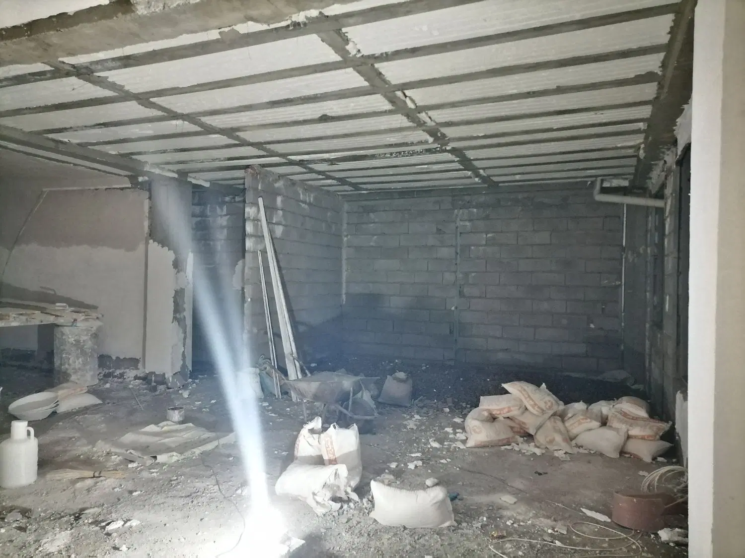 خانه دوبلکس نیمه کاره طبقه سه