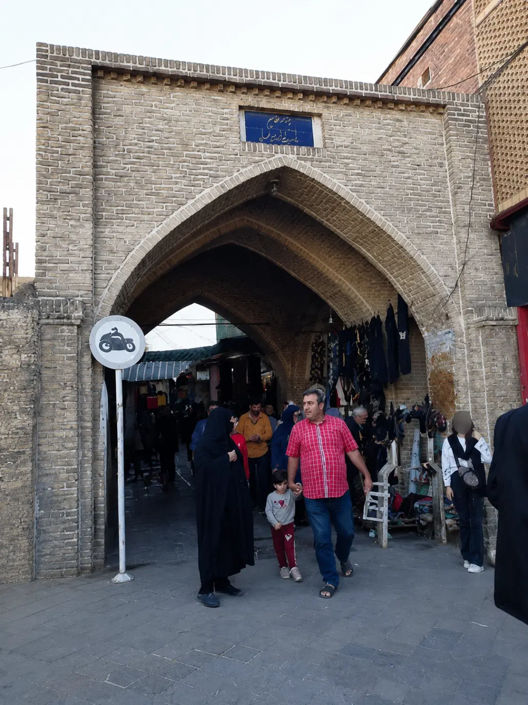 فروش ملک تجاری بازار قدیم دو نبش با ۴ درب ورود