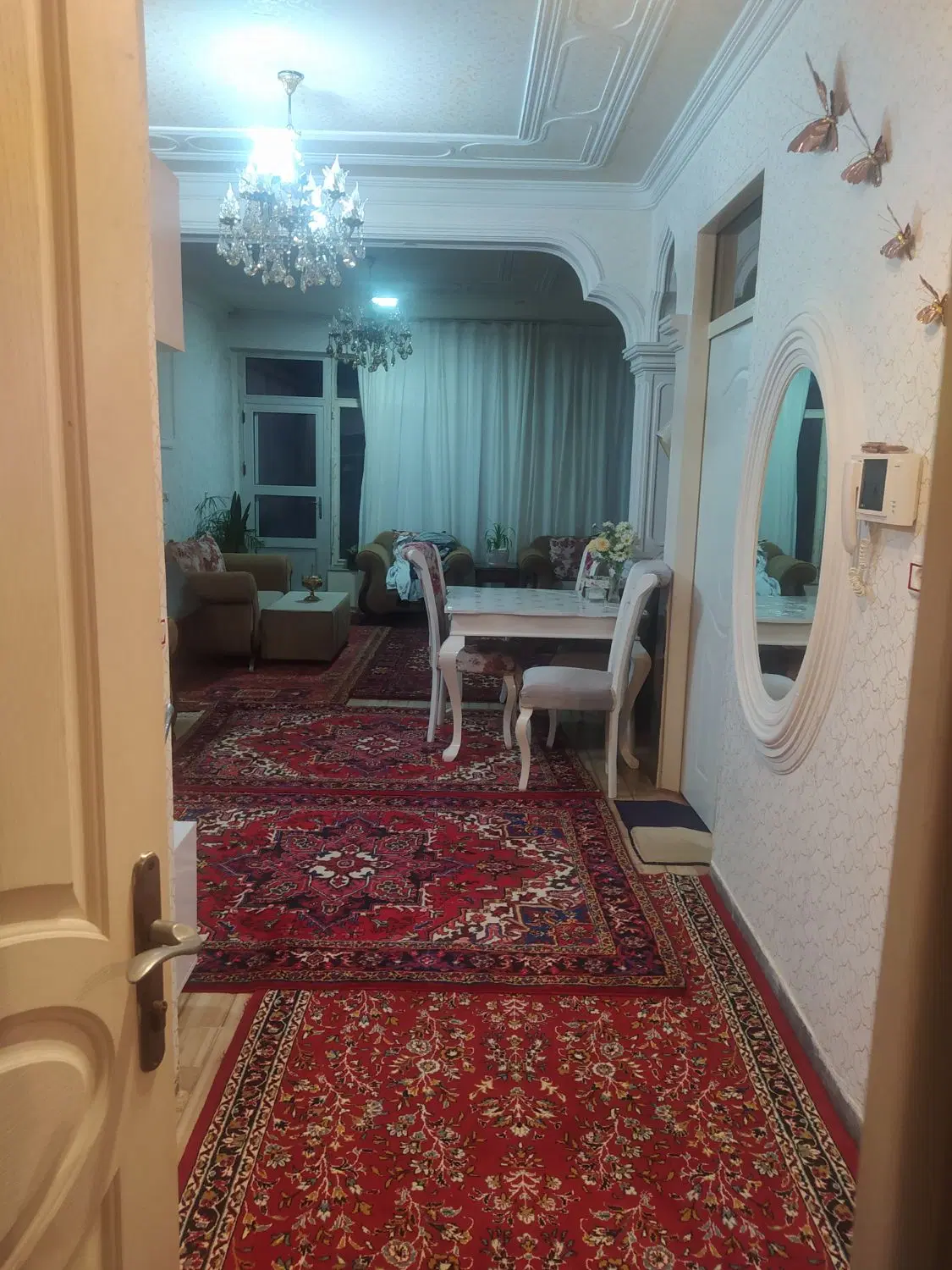 حیاط ویلایی