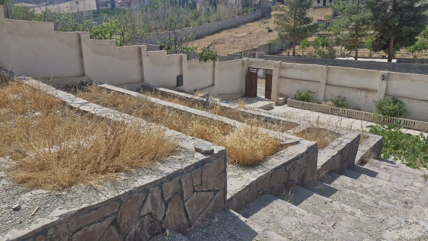 زمین مهر آباد. خورین