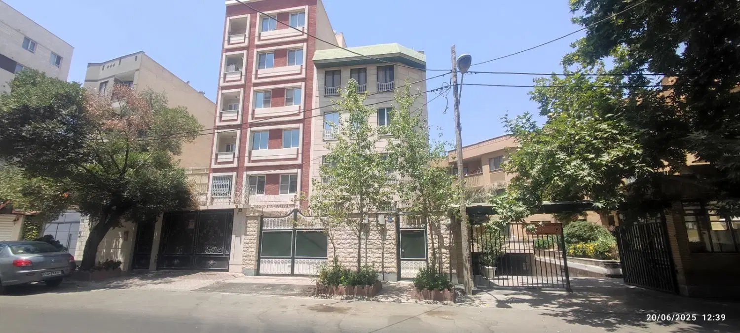 60متر جنب مترو دانشگاه شریف