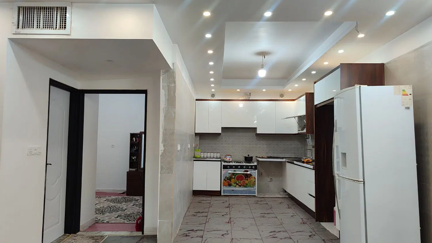 منزل دوطبقه ونیم نوساز بزرگ حیاط دار