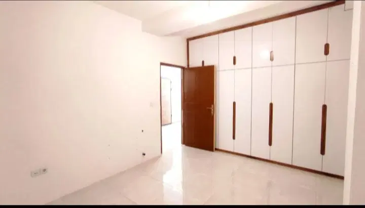 اپارتمان طبقه اول