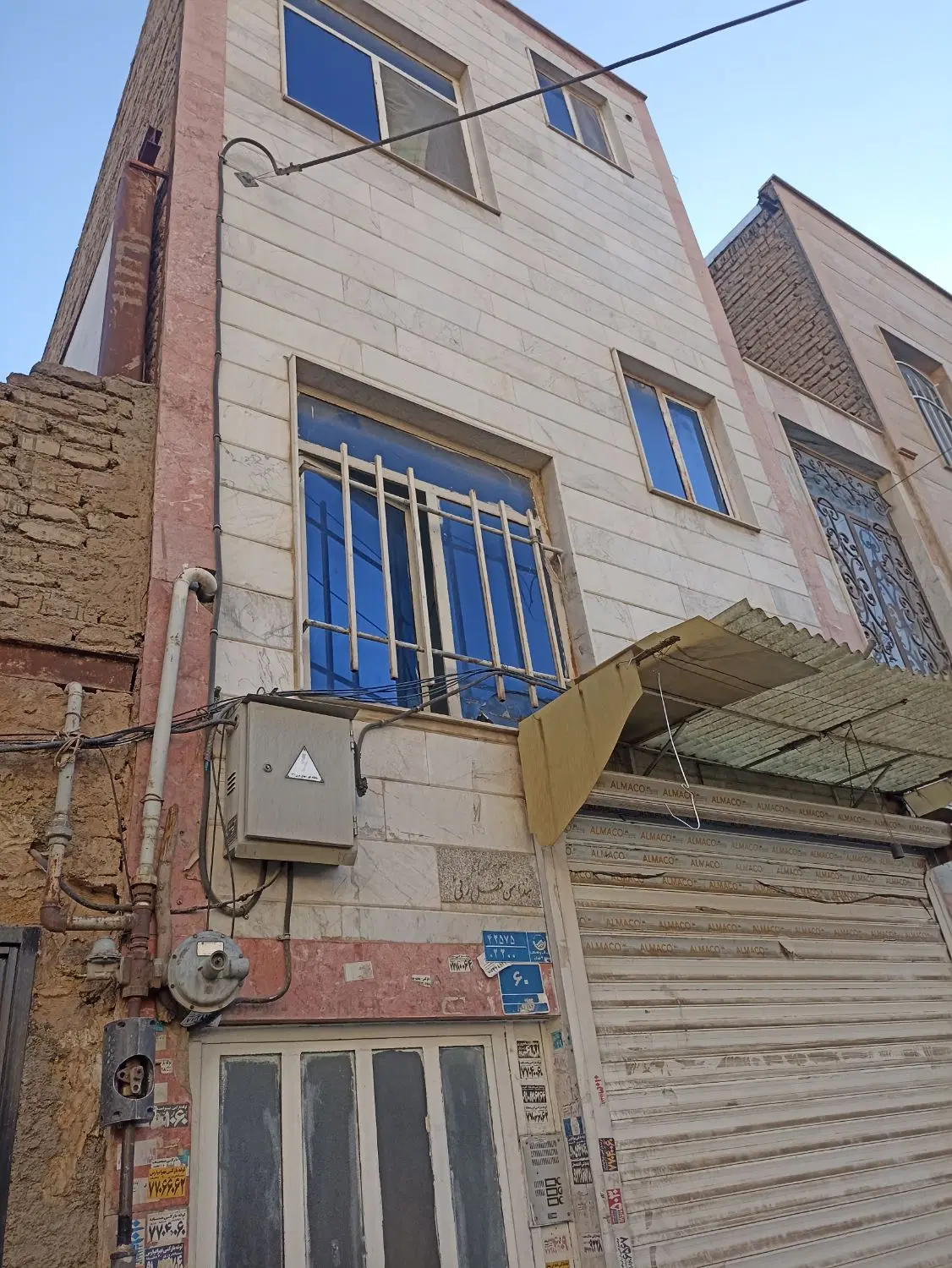 ۷۳ متر ملکیت دو طبقه و نیم با سند تک برگ