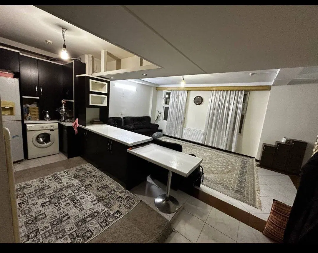 آپارتمان ۸۲ متر با آسانسور و پارکینگ اختصاصی