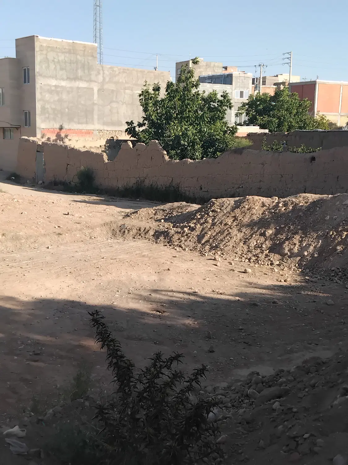 زمین ینکه قلعه