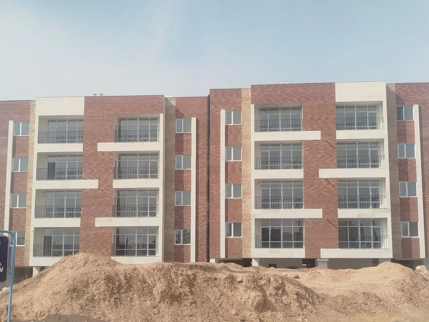 آپارتمان مسکن ملی باهنر حاشیه