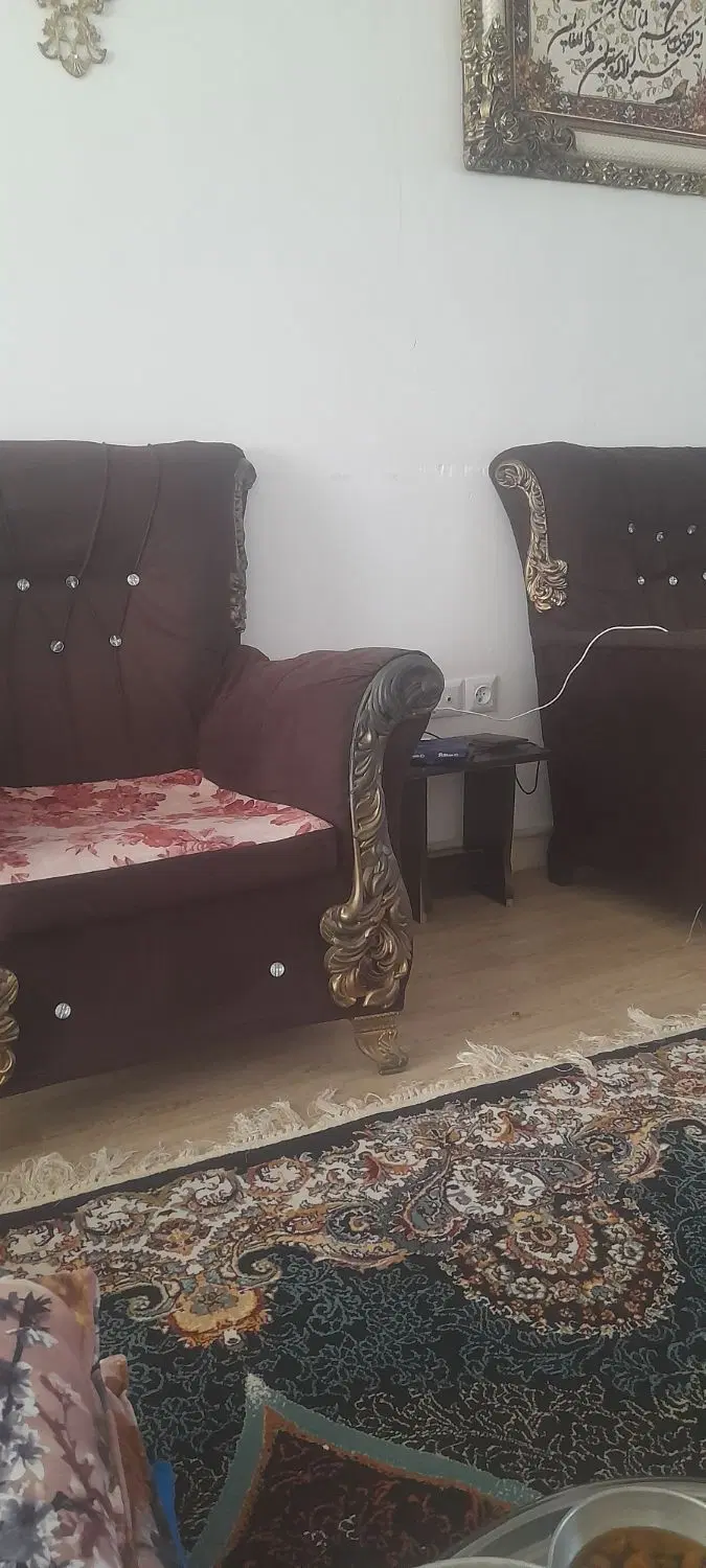 یه ساختمان دربست ورودی جدا ۹۰متر برای اجاره
