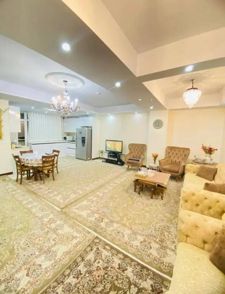 اپارتمان ۹۰ متر ۲ خواب(تهران نو)