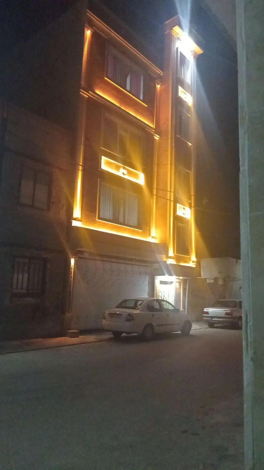 460 متر 4طبقه یجا بفروش میرسد