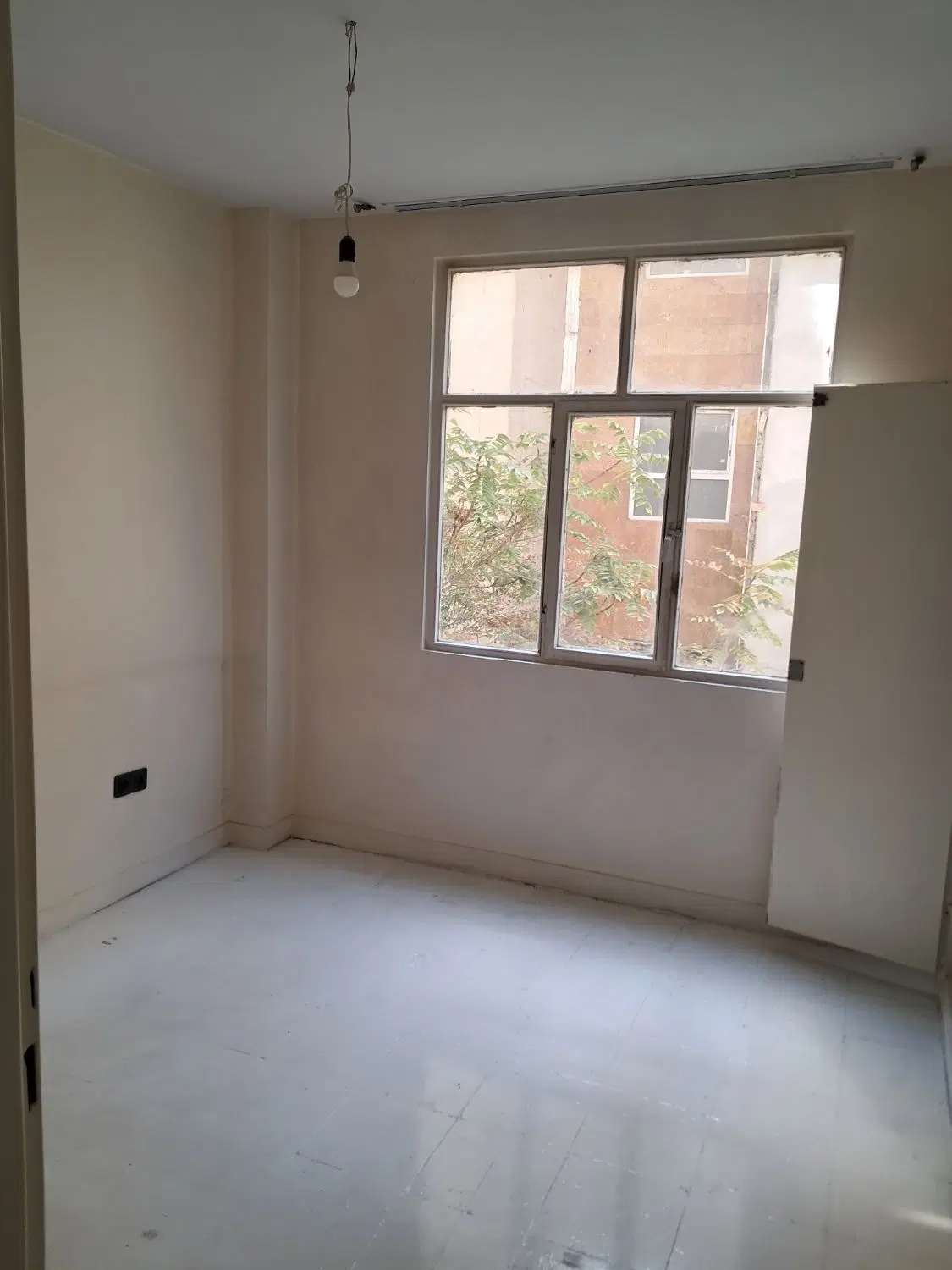 کارون ۶۳ متری پارکینگ دار