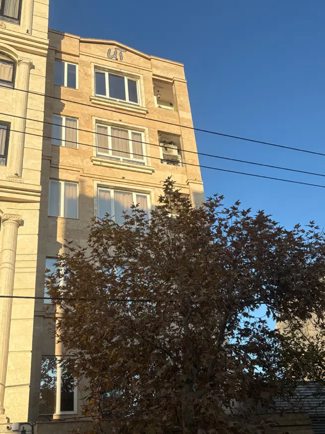 ۱۶۰متری فول کامل دارای جکوزی ۳خواب پارکینگ آسانسور