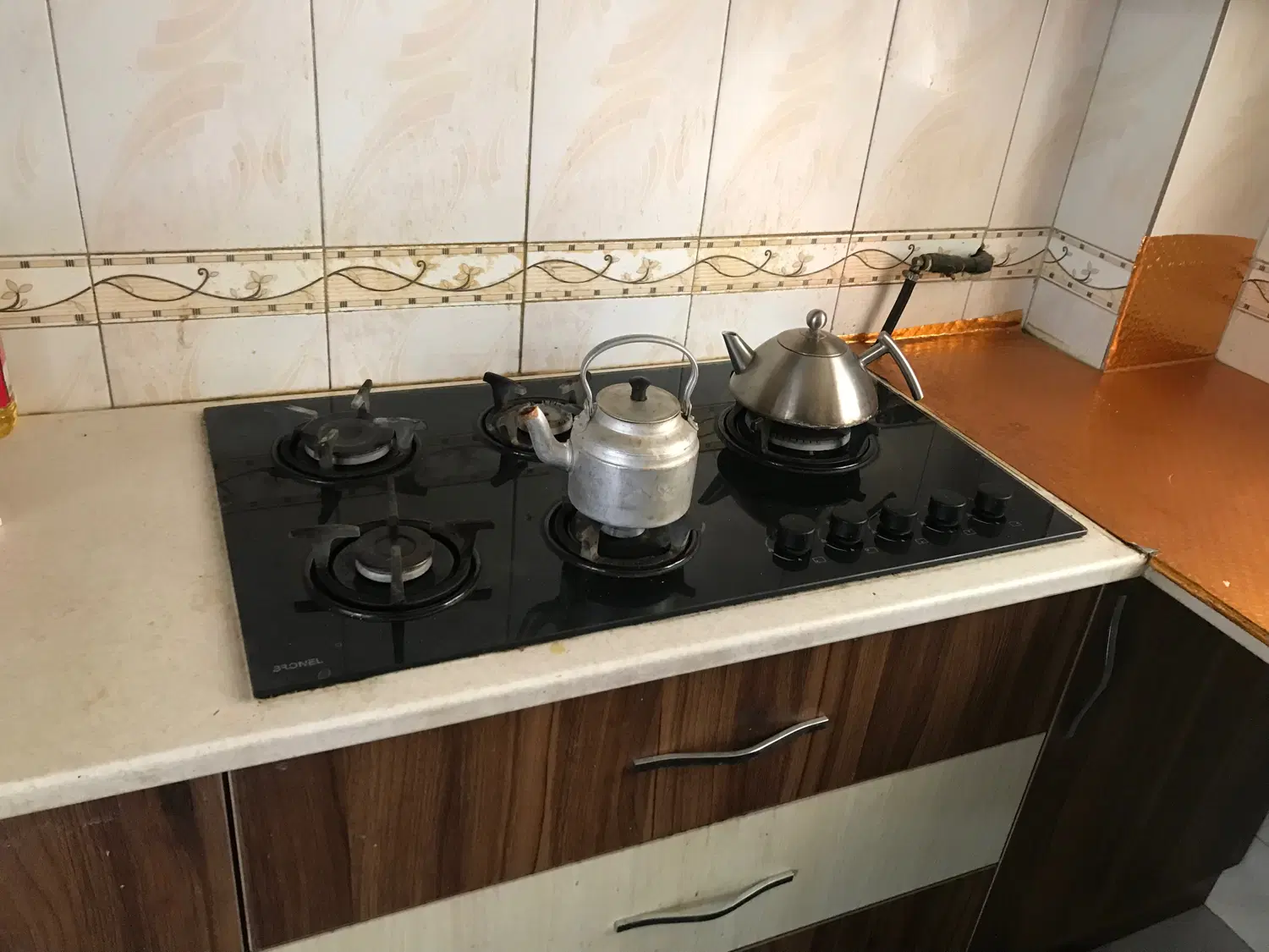 فروش خانه ۶۱ متری سال ۹۳ در خیابان هلال احمر