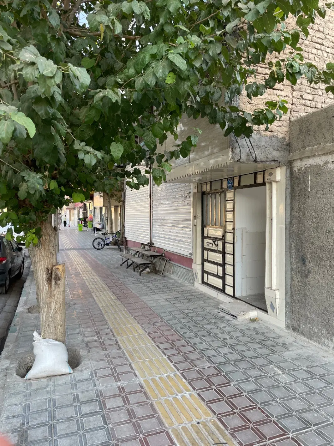 زیر زمین بر خیابان اصلی