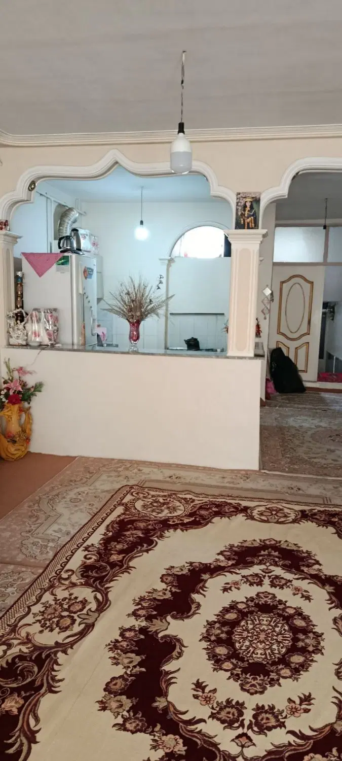 رهن و اجاره حیاط 120متر در داشت ساختمان الهیه