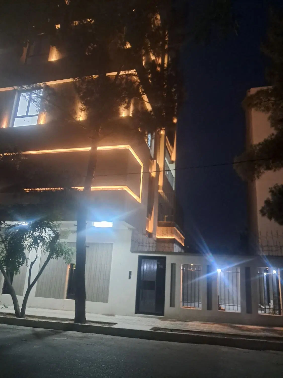 گلستان خیابان ابگینه فاخر بی نضیر