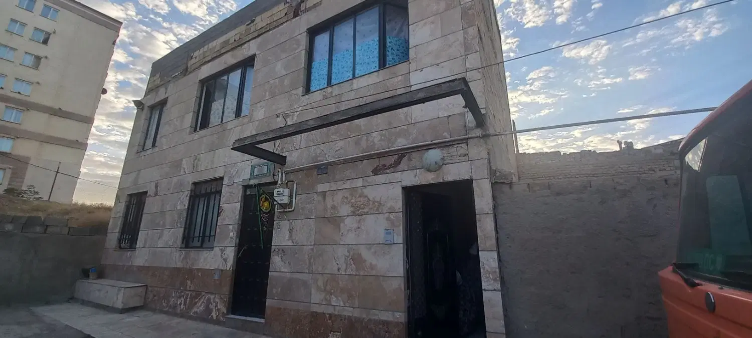 طبقه اول خانه ویلایی در جاده مزدقینه
