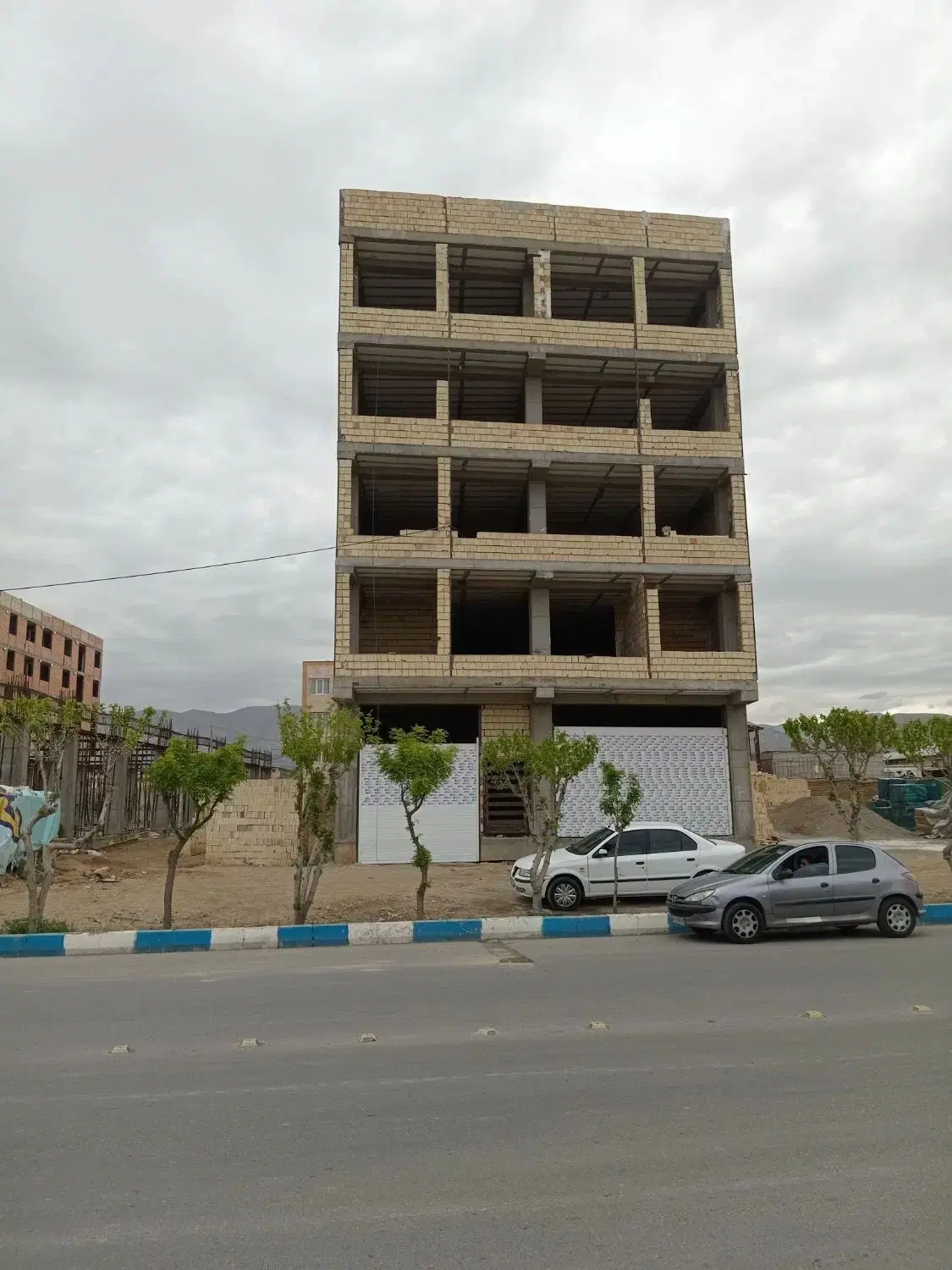 بیش فروش آپارتمان مسکونی ۱۱۵ متری خ صادقپور