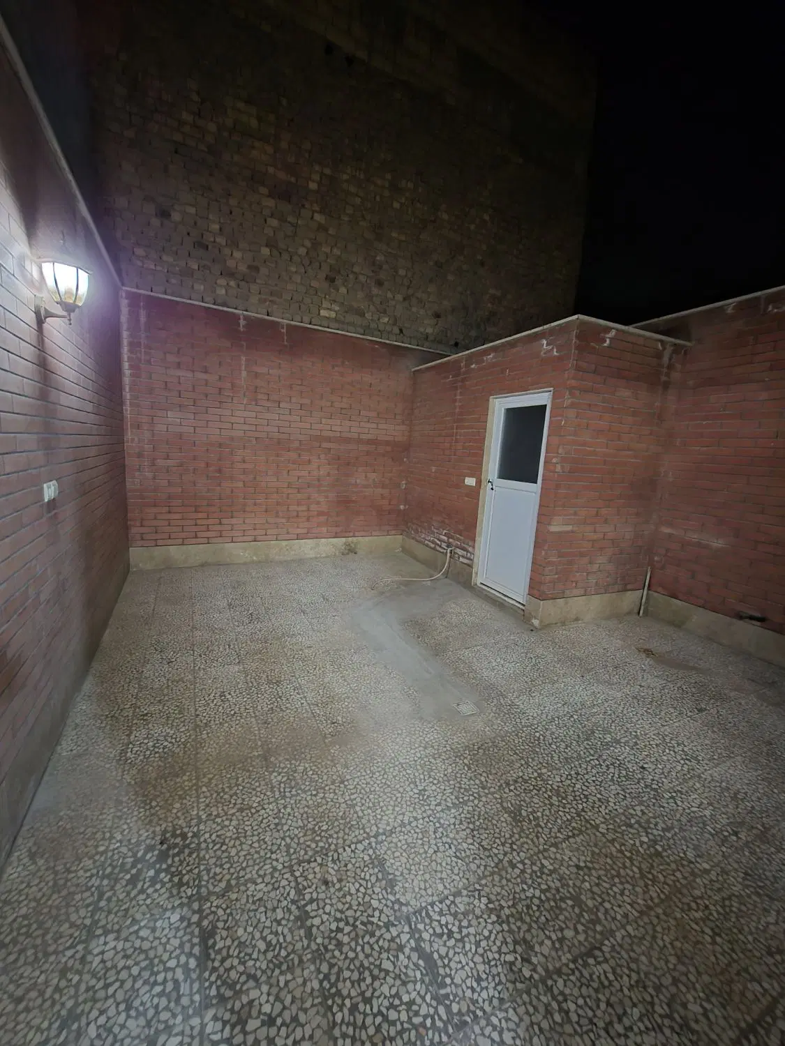 منزل اجاره دربست فقط به ایرانی حکمت ۷۵