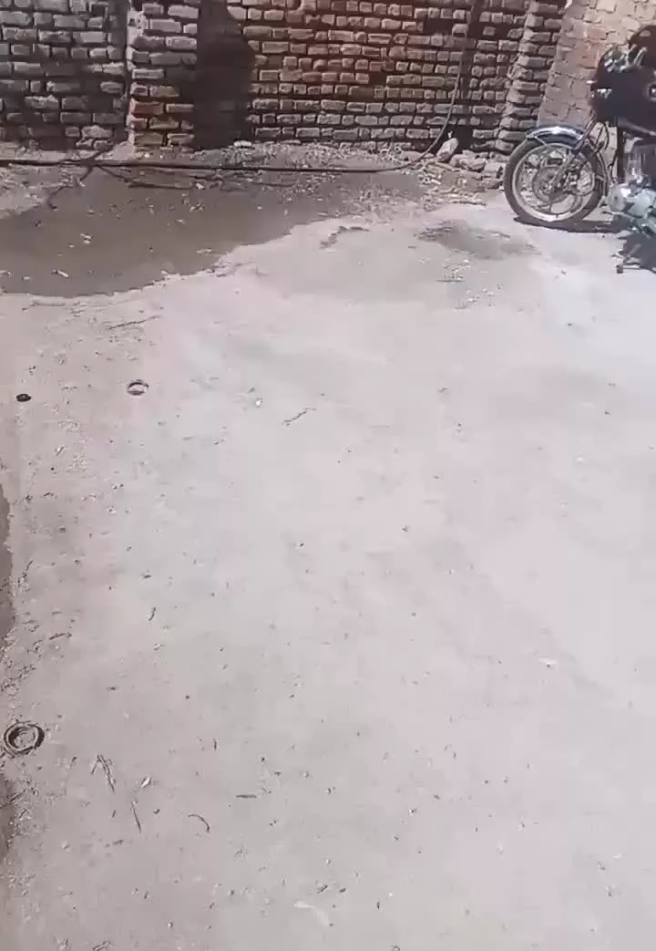 مغازه داخل گاراژ