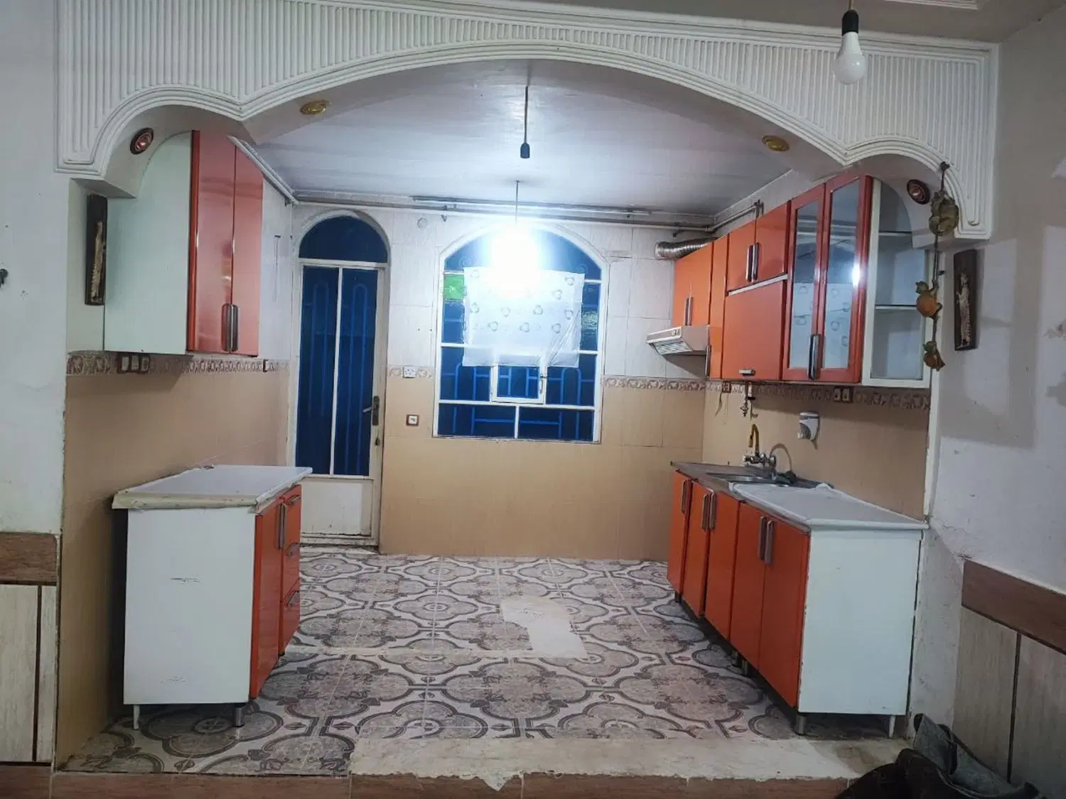 واحداجاره ای بلوار کشاورز جنب مسجد امام علی (ع)