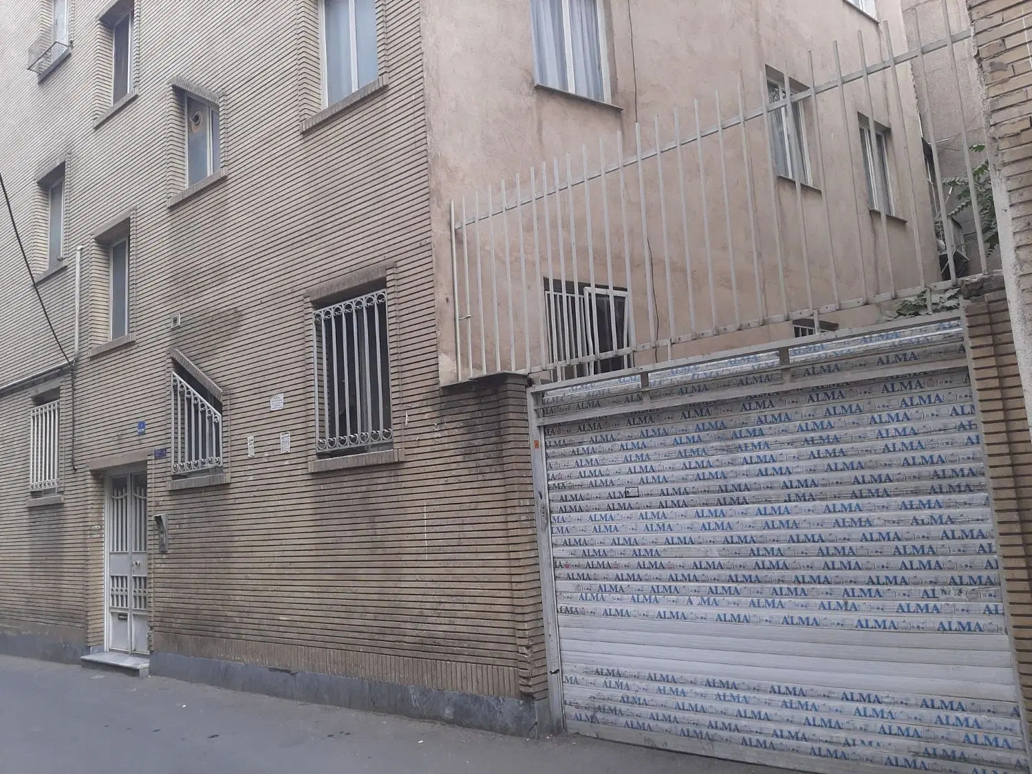 ۴۴ متر مترو مدنی