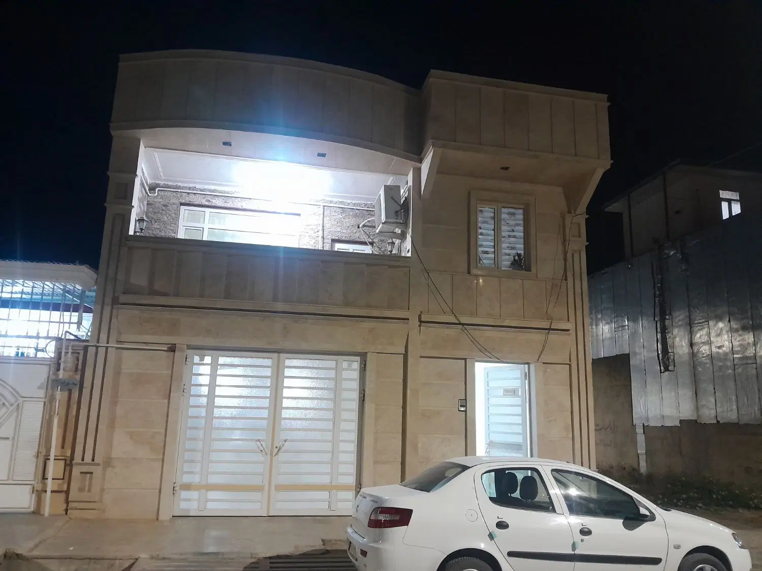 فروش مسکونی پارکینگ و یک طبقه
