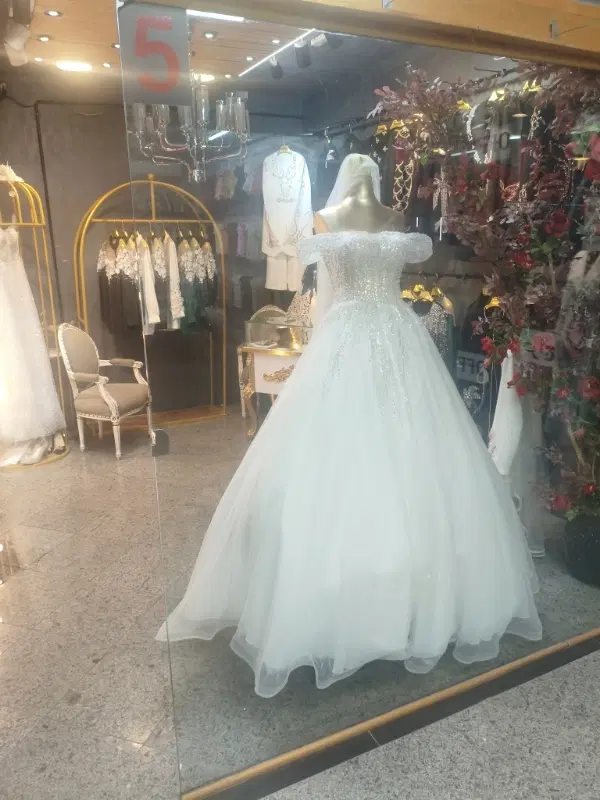 مغازه ۱۴ متر داخل پاساژ