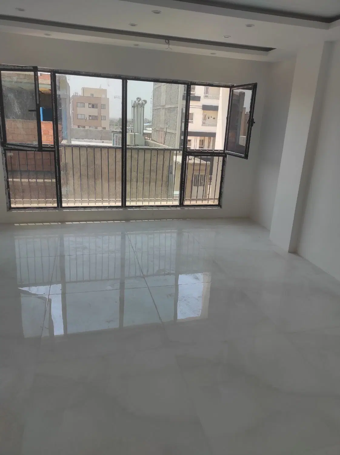 فروش آپارتمان تک واحدی پزشک یاس  سه خواب۱۹۰متری
