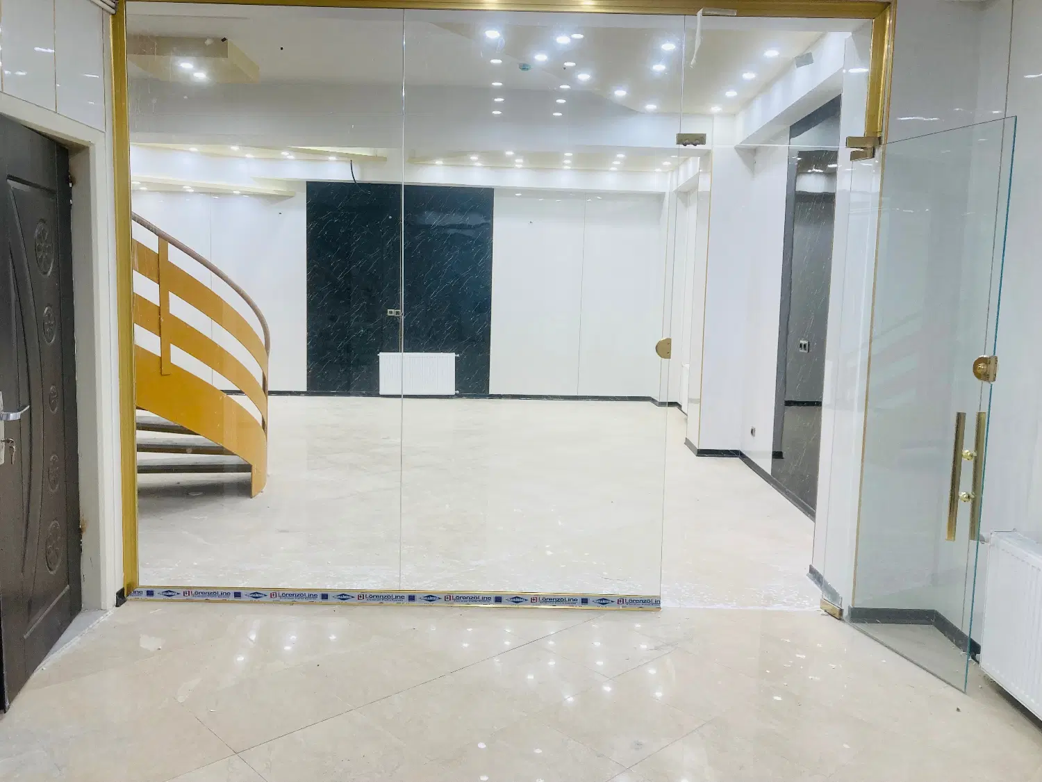 زیرزمین تجاری ۹۵ متری بر پاستور جدید