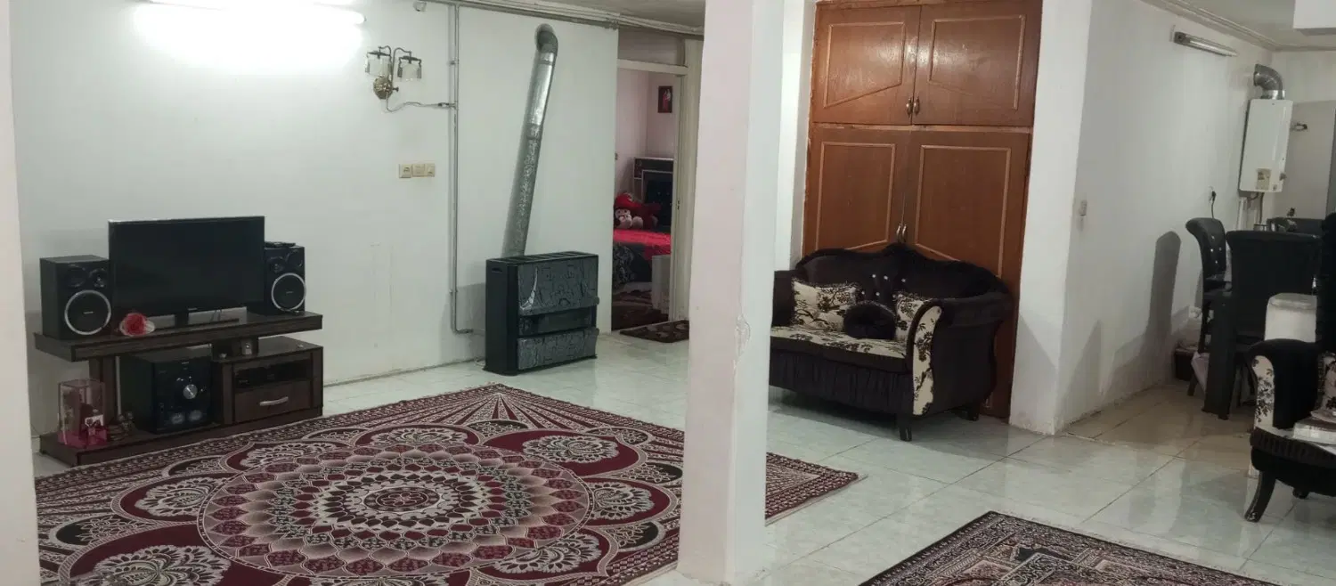 اجاره خانه با پارکینگ و در مجزا