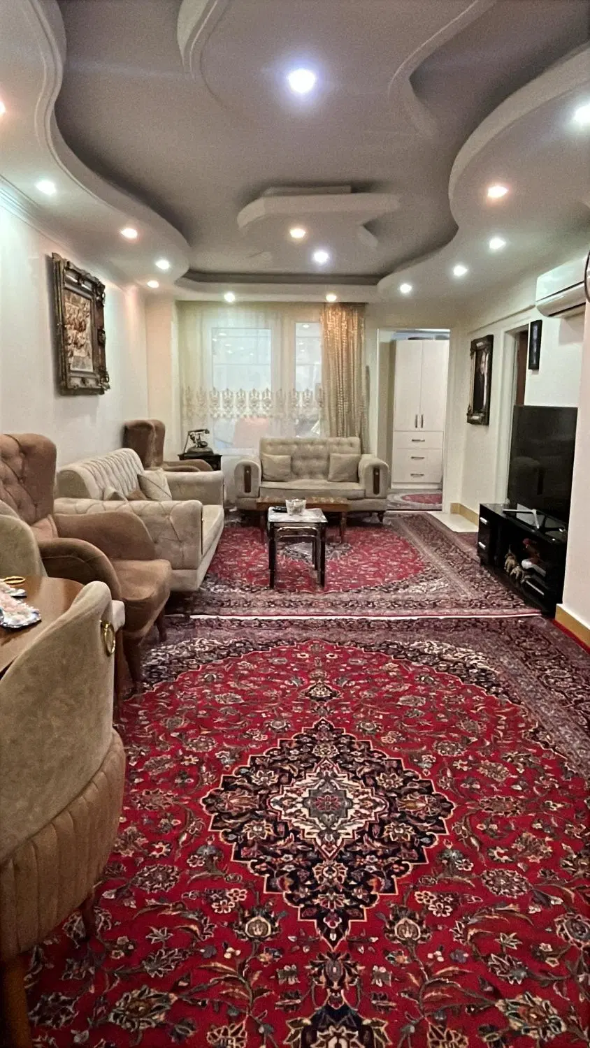 67 متر * بالای همکف * تک واحد * با پارکینگ انباری