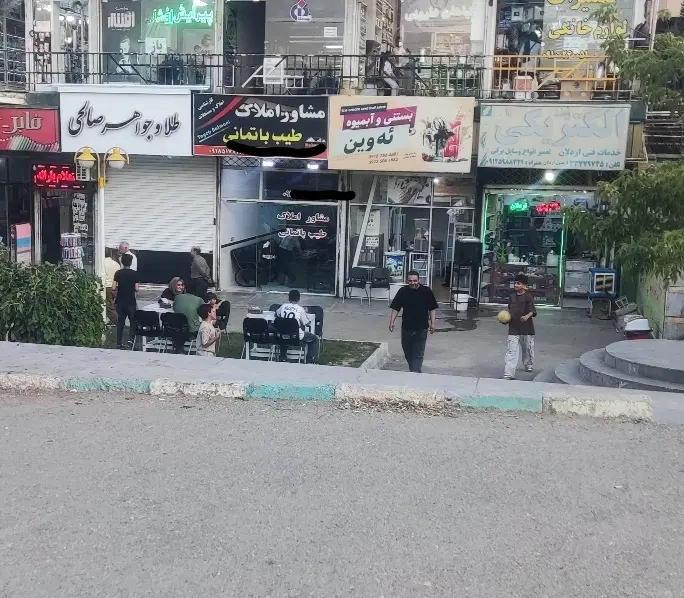 فروش مغازه تجاری در بهاران با موقعیت عالی