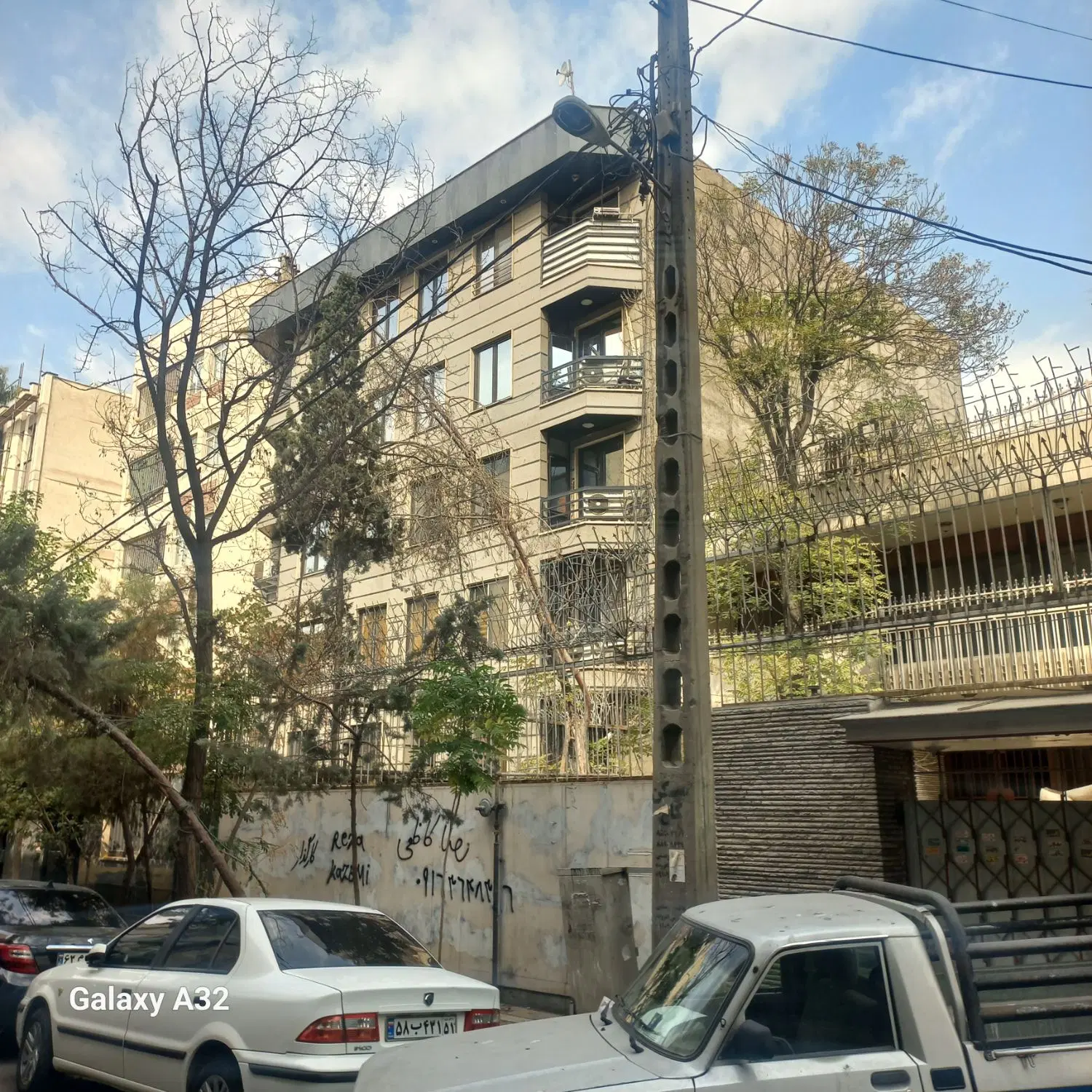 اداری  ۶۰ متر  بالاتر میدان ولیعصر