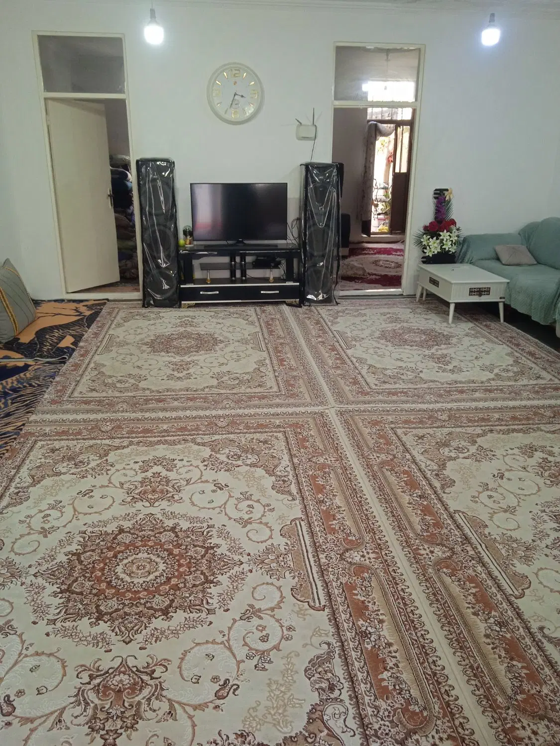 خانه حیاط بزرگ