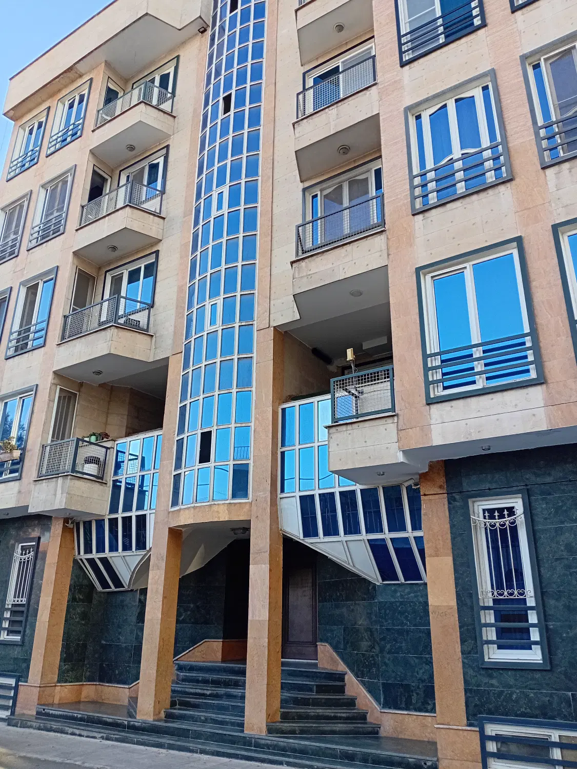 آپارتمان یوسف آباد مستوفی