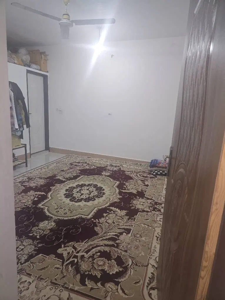 فروش طبقه بالاپارک موتور (درب قدیم دانشگاه)