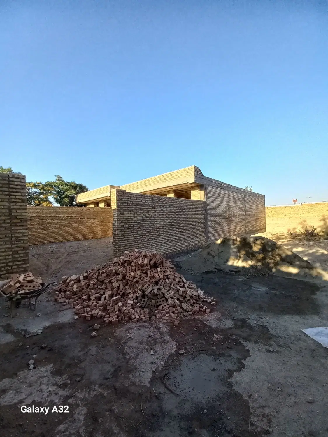 فروش نیمه ساخت در وردان سلماس۱۸۵متر زمین