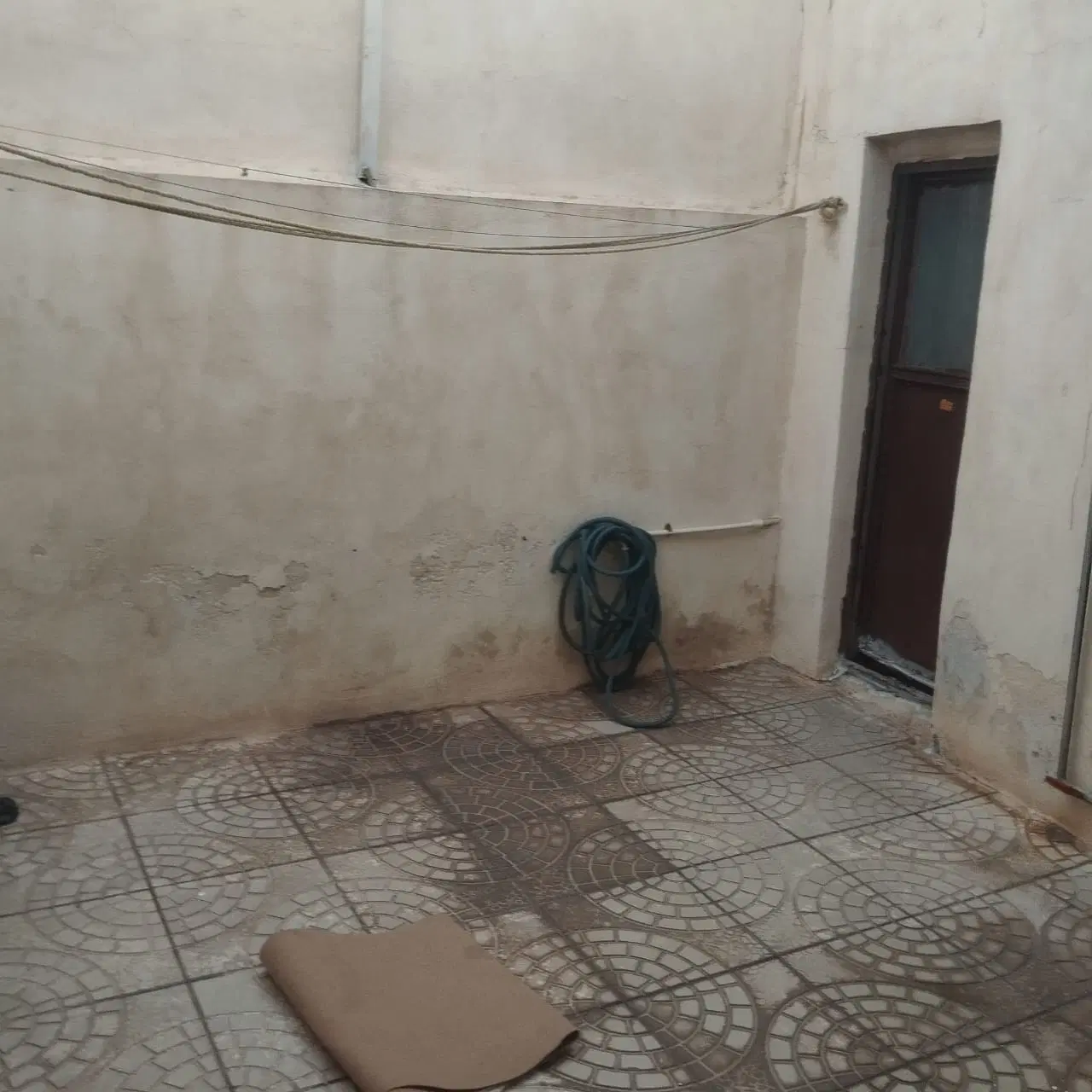 یک باب خانه به فروش می رسد باغ معروف
