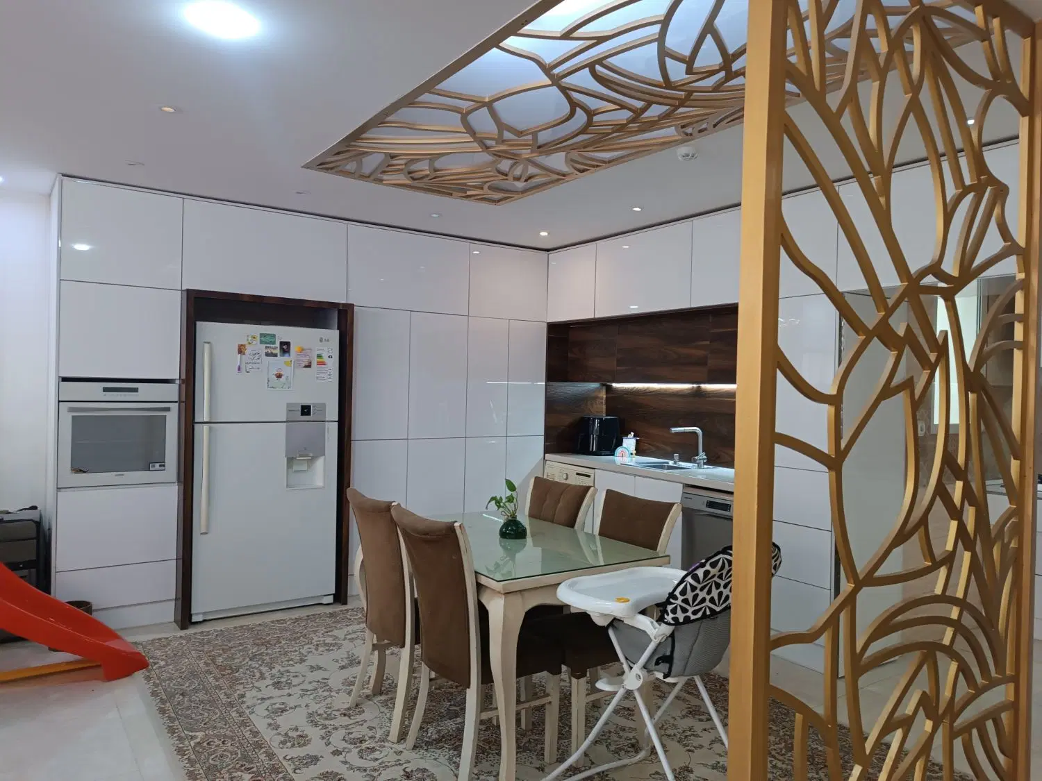 آپارتمان لوکس و فول امکانات