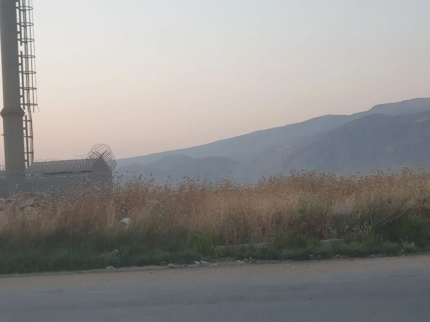 زمین تجاری روبه روی ایران خودرو