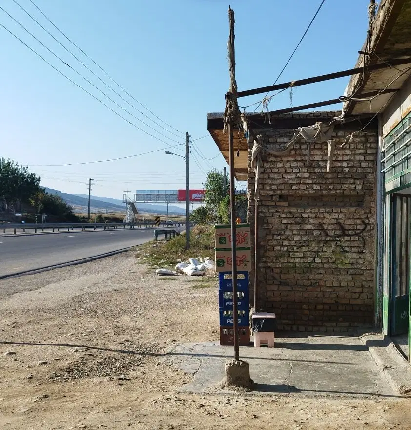 فروش دو در مغازه تجاری